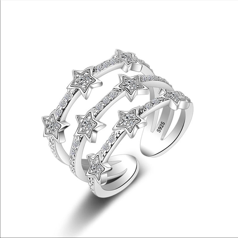 Brand new beautiful sterling silver star ring